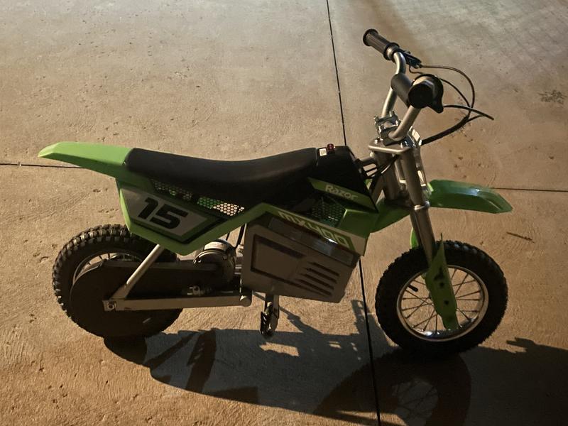 Little razor dirt bike hot sale