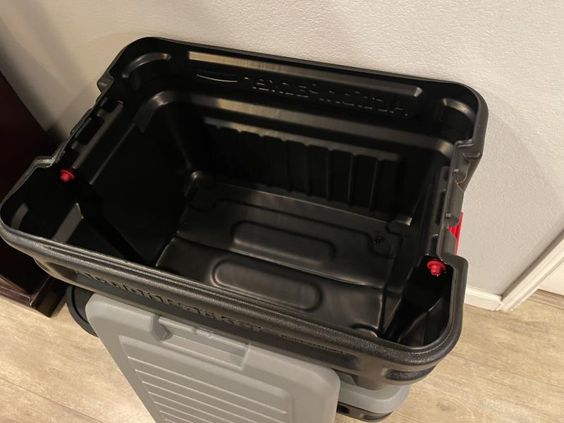 Rubbermaid 8 Gallon Impact Resistant Square Action Packer Storage, Included Lid, 1 Each