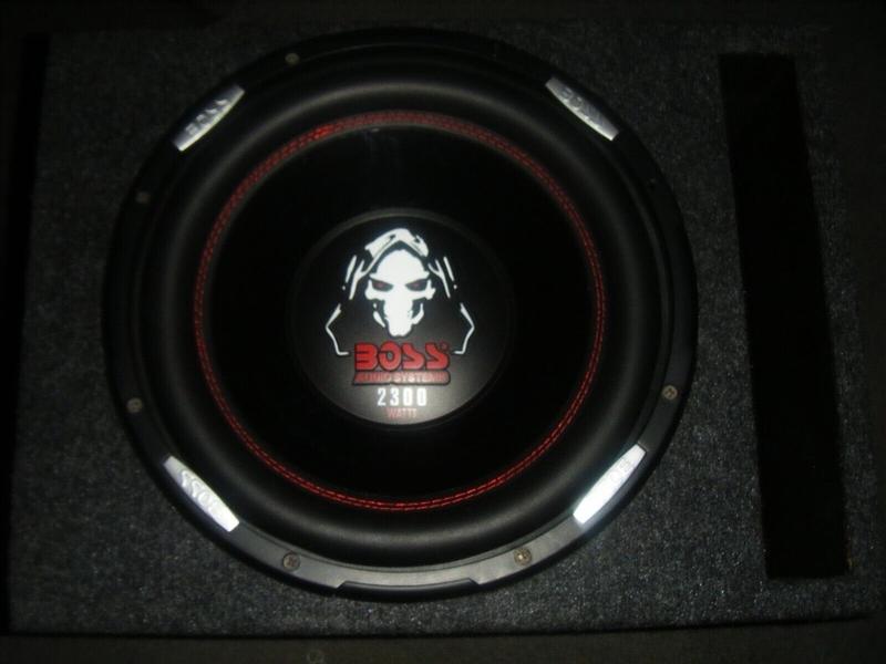 Boss Audio Systems Boss Audio P126DVC Phantom 12 Inches 2300 Watt