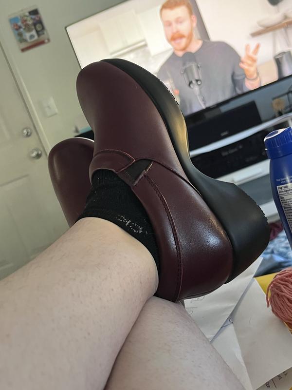 Female SR MAX Women's Burgundy Geneva MaxTRAX® Soft Toe SRO Clog