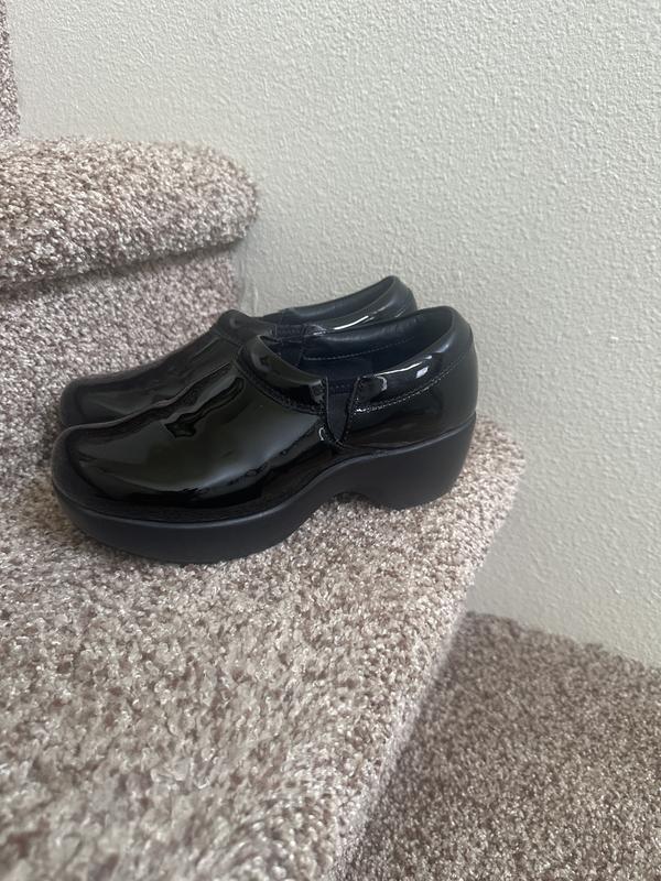 Female SR MAX Women's Black Patent Geneva MaxTRAX® Soft Toe SRO