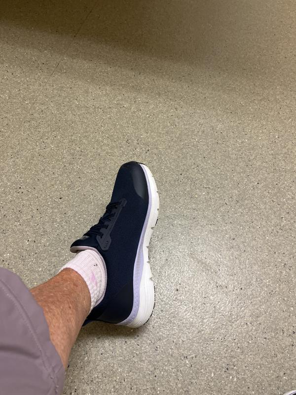 SSK8435NVY Women's Serena Arch Fit MaxTRAX® Soft Toe Slip-On