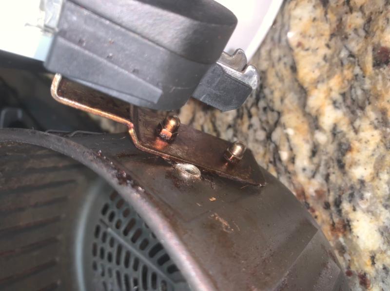 Bad screws on basket