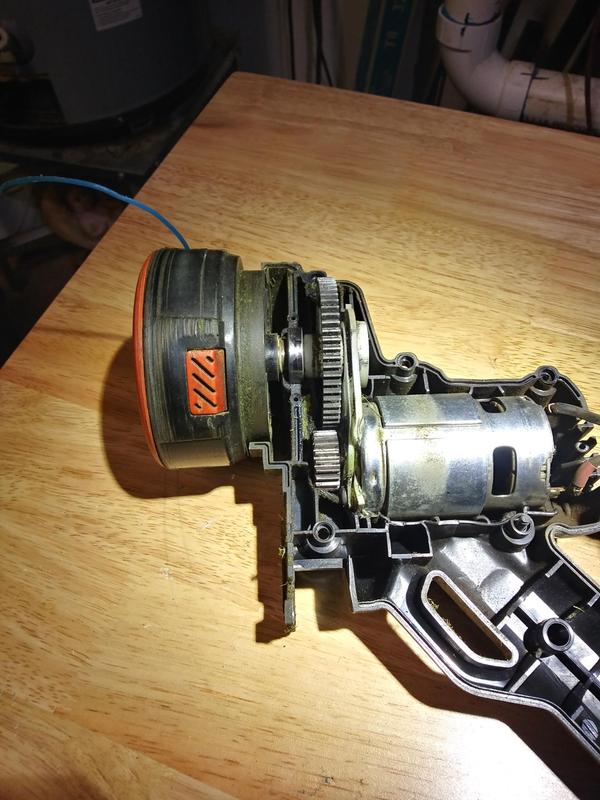 Melted head not deformed white plastic at bottom of motore, gears do not mesh, and mount points of motor deformed