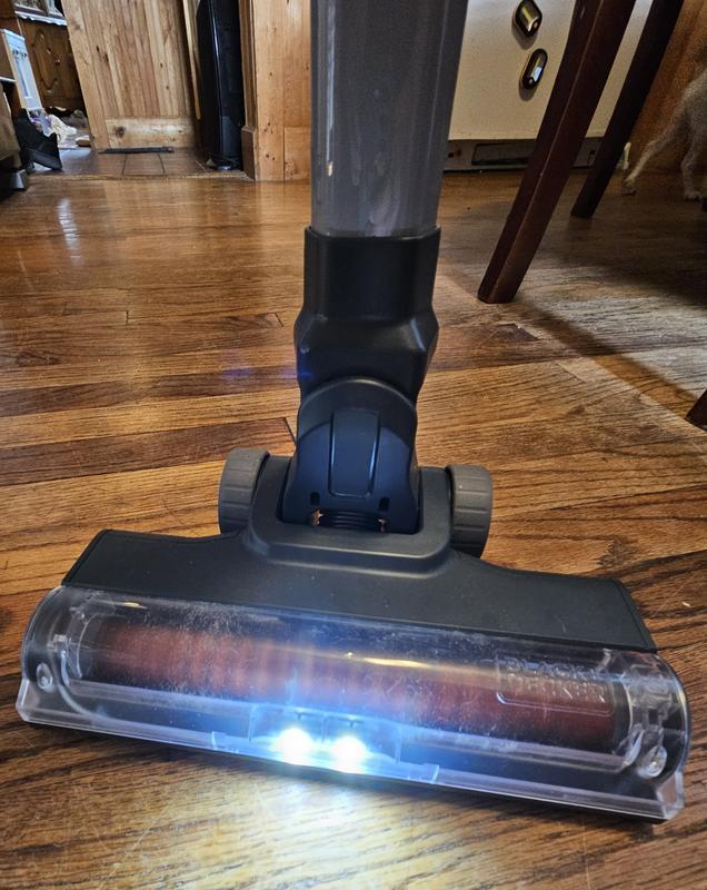 Lights are nice and bright to see under the small crevices where the crumbs go to die