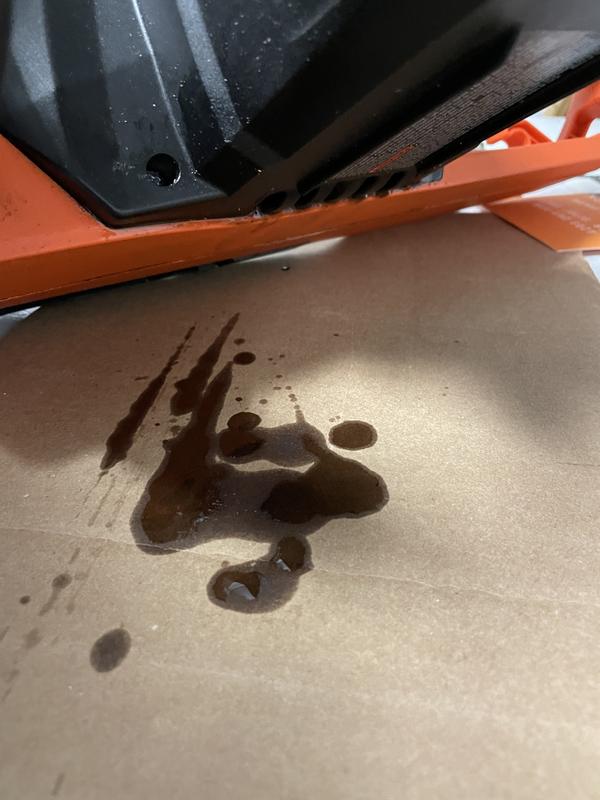 Oil leak from motor after short usage