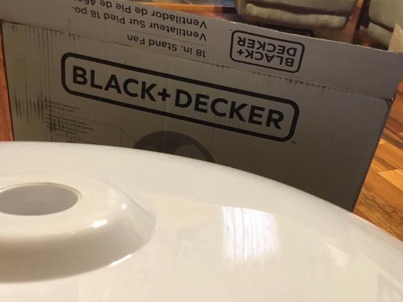 Black+Decker 18-Inch Stand Fan With Remote White BFSR18W, Color