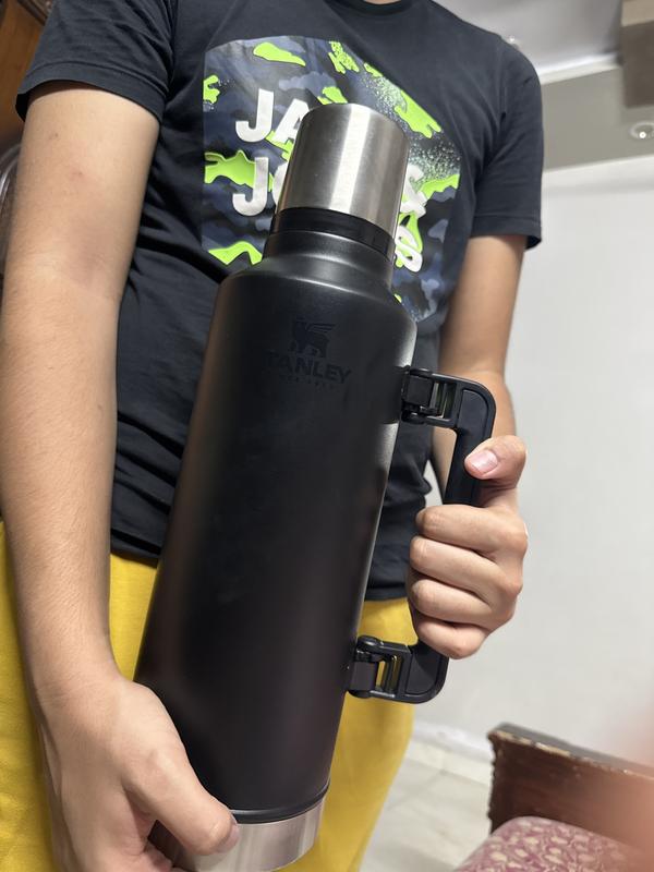 Stanley Classic Legendary Bottle - 2.5qt - Hike & Camp