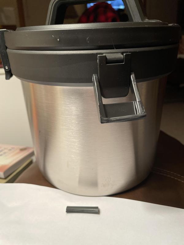 Stanley, Kitchen, Stanley Stay Hot Camp Crock 3 Quart Capacity Keeps 2  Hours Hot 16 Hours Cold