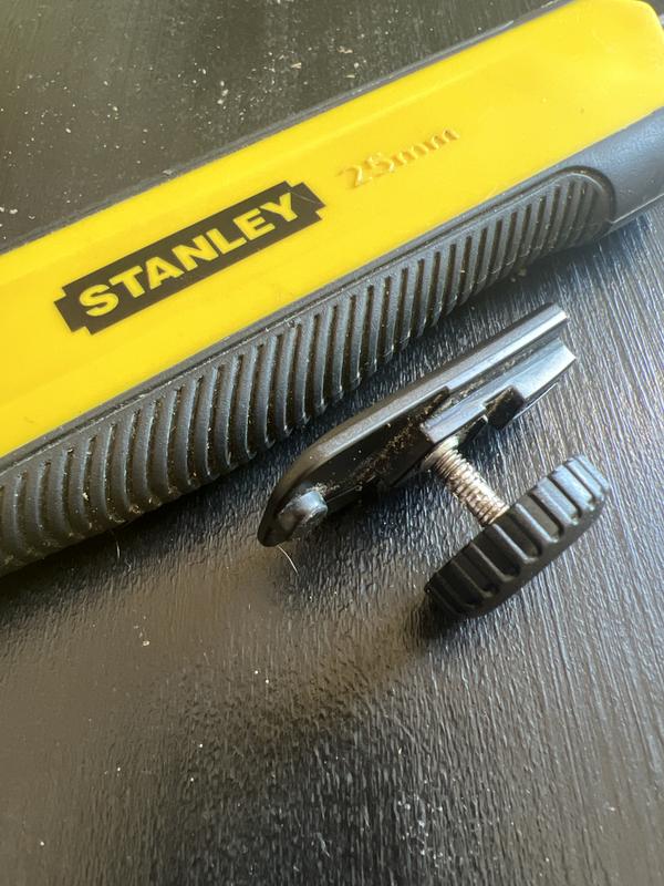 STANLEY - Cutter à lame de 25mm réf. 0-10-425