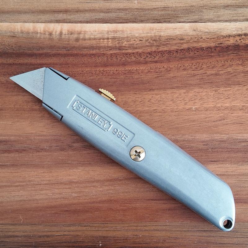 99E Classic Retractable Blade Utility Knife | STANLEY® Tools