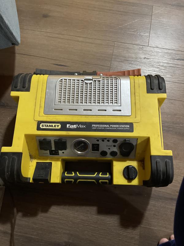 Stanley Fatmax 1000 Peak Amp Power Station