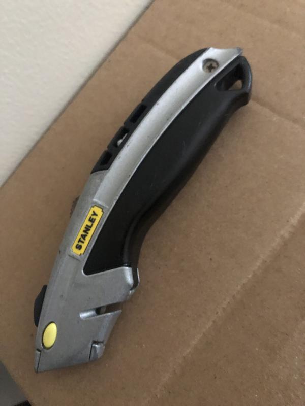 Stanley 10-499 6-1/2 Quick Change Retractable Blade Utility Knife W/  String Cutter