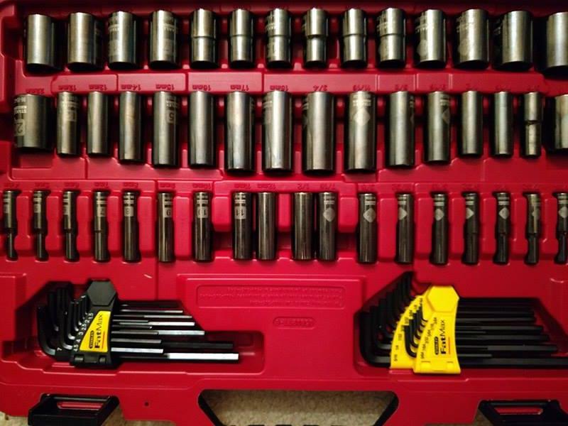 Side 2 - Stanley FAT MAX Gun Metal Chrome 173 Piece Mechanics Tools Set