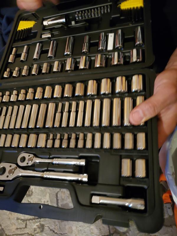 123 pc 1/4 in & 3/8 in Drive Mechanic's Tool Set | STANLEY