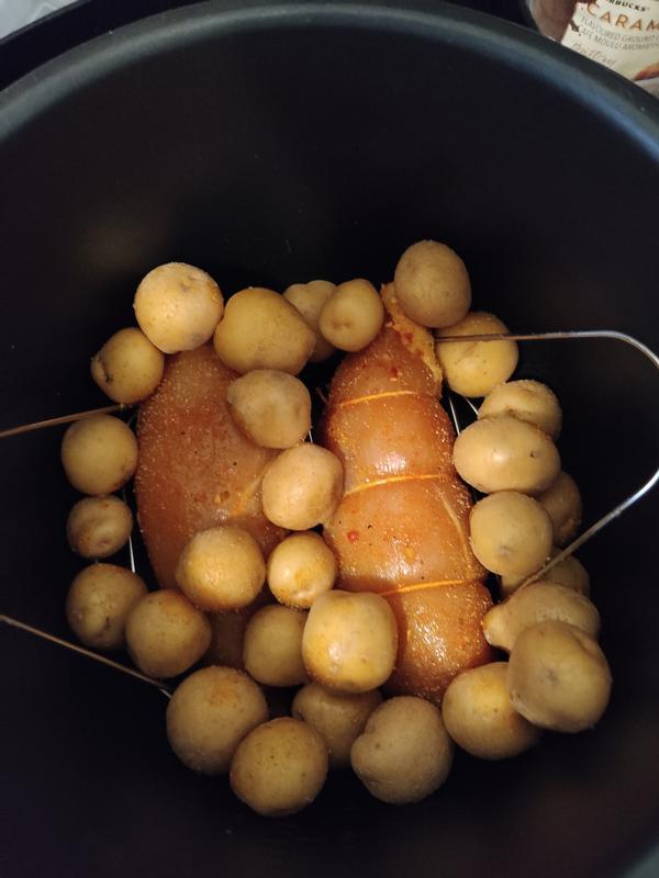 Stuffed chicken with asparagus