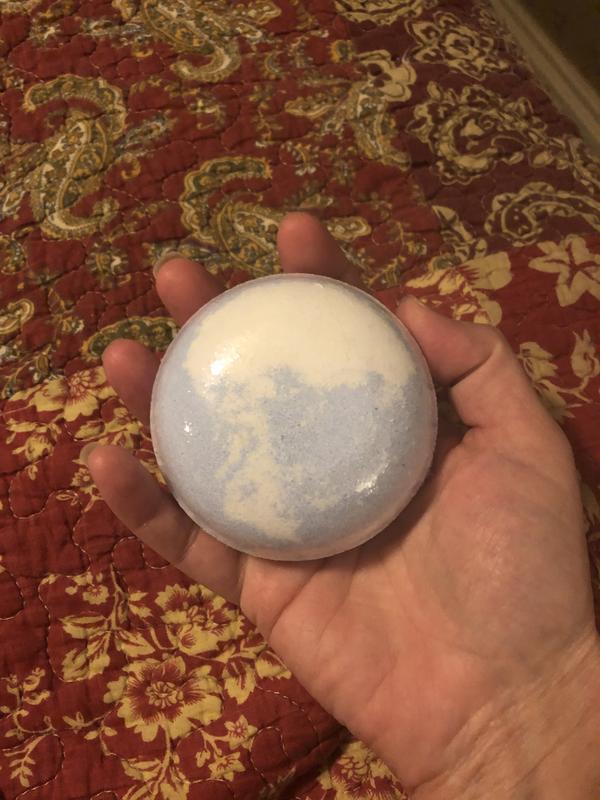 Breathe Bath Bomb (Eucalyptus + Mint)