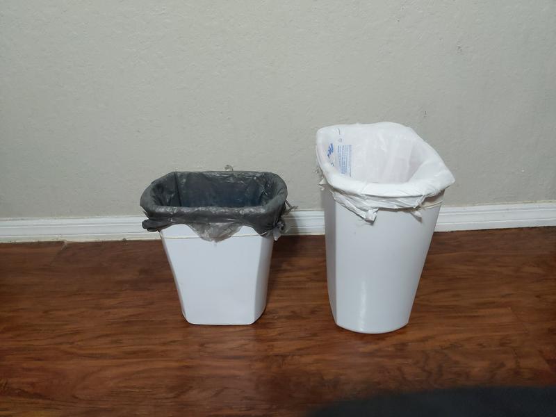 Sterilite 1047 - 5.5 Gal. Rectangular Wastebasket White 10478006