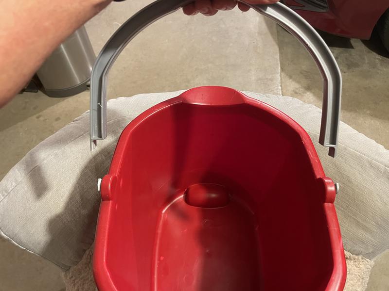 Sterilite 1121 - 16 Qt. Dual Spout Pail Classic Red 11215806