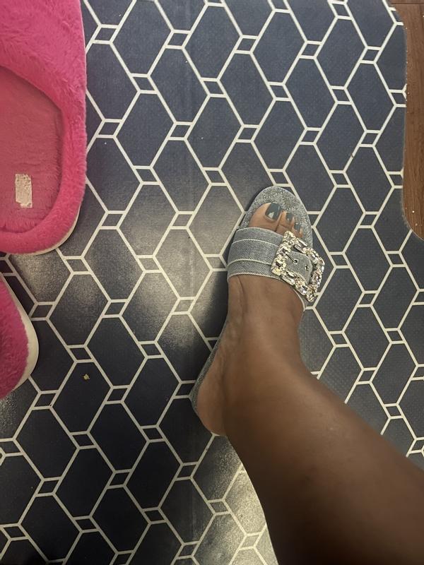 Review Thumbnail Image 0 303662565