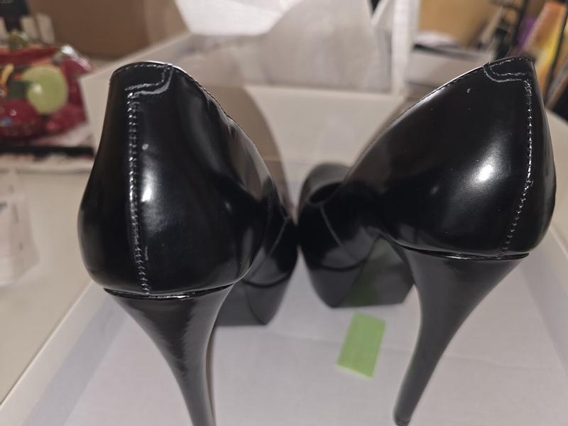 Customer photo for "These are five star shoes juet came messed up :/"