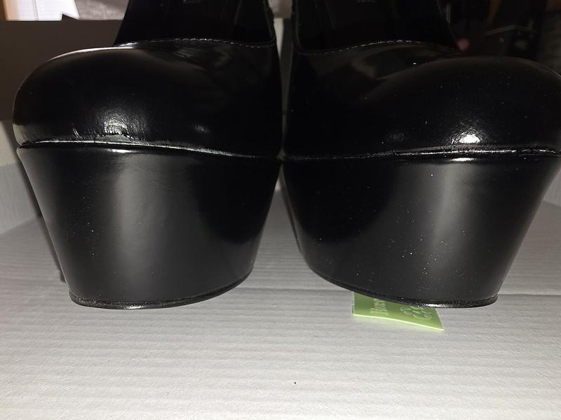 Customer photo for "These are five star shoes juet came messed up :/"