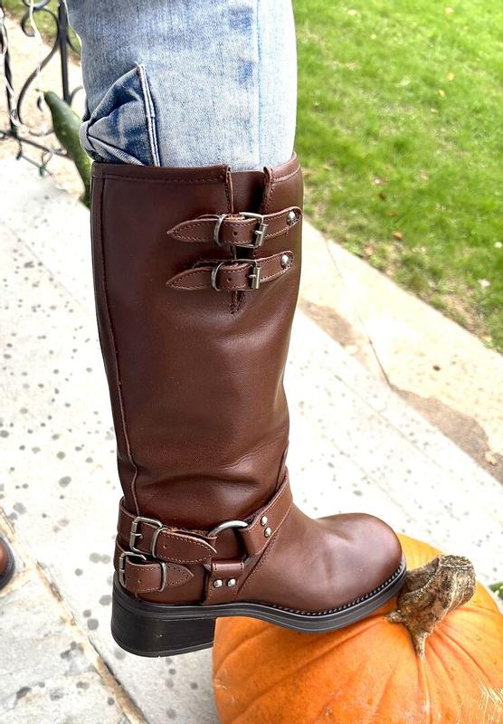 Customer photo for "Amazing boots, comfy"