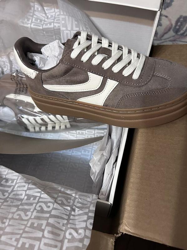 Review Thumbnail Image 4 381830360