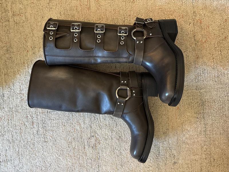 Customer photo for "super cute and comfortable!"