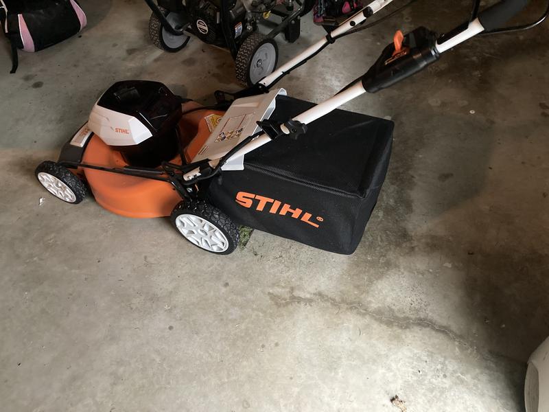 Review stihl discount battery lawn mower