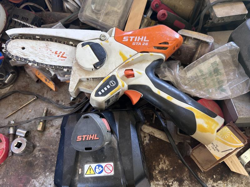 STIHL GTA26 10.8V Hand Pruner - GA01 011 6911 US | Blain's Farm