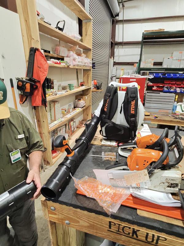 STIHL BR-600 64.8cc Gas Backpack Blower - 4282 011 1632 US