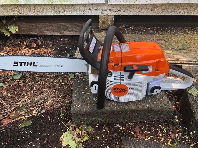 STIHL MS 261 C-M: How to ground start your chainsaw