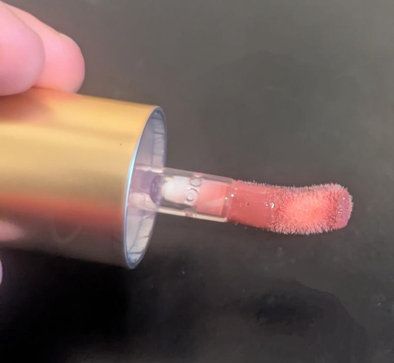 Side view of the applicator