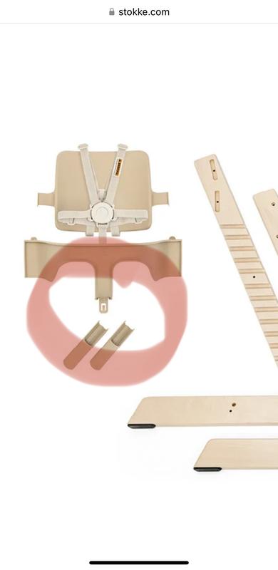 See seat clip that is broken and fatigued causing immediate safety risk as the child can pull the baby seat up