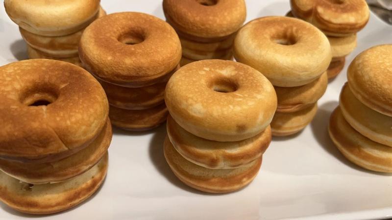 Dash Mini Donut Maker for Sale in Pasadena, CA - OfferUp