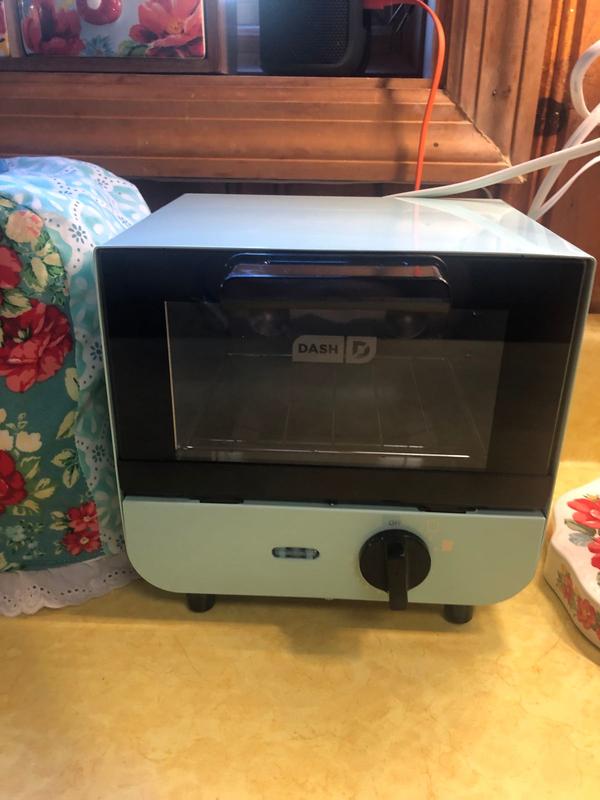 Dash, Kitchen, Dash Mini Toaster Oven 55w Compact Size Dmto00gbrd04 Red  New