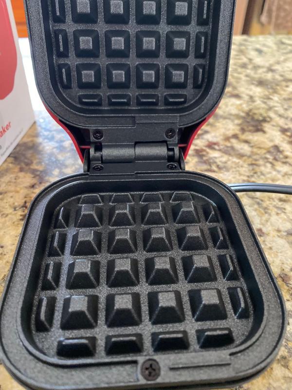 Dash Mini Maker Waffle Iron - Black, 4 in - Fred Meyer
