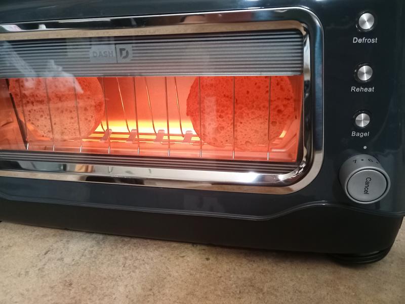 DASH 1100Watt Compact Toaster Oven with Recipes 