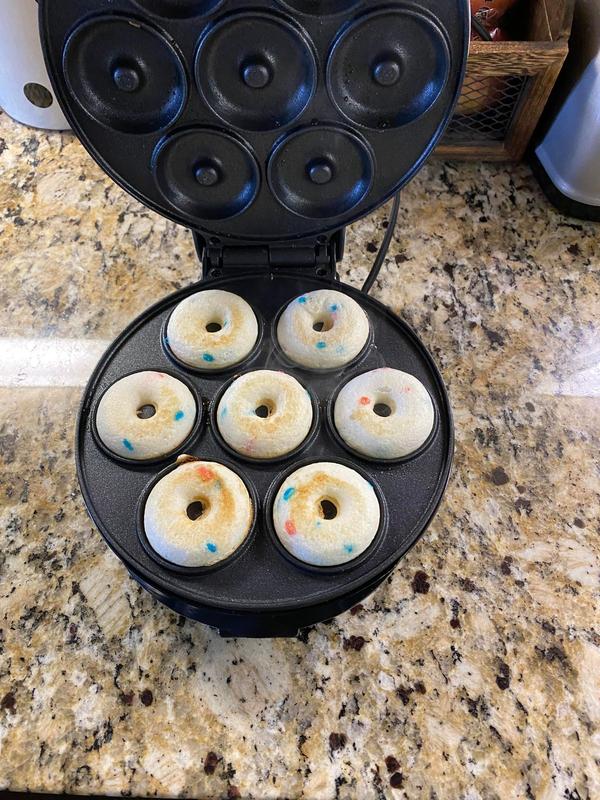 Dash Express Mini Donut Maker + Reviews