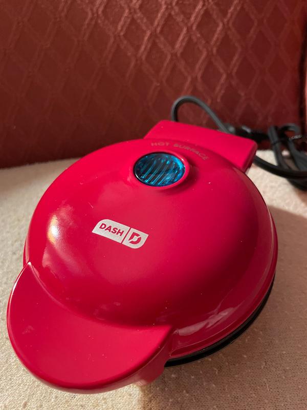 DASH Mini Waffle Maker Red - Lil Dusty Online Auctions - All Estate  Services, LLC