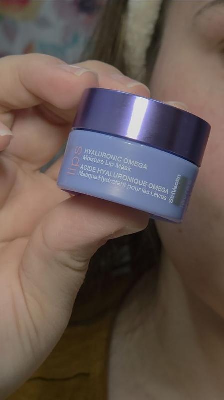 Customer photo for "Great option if you struggle with dry, chapped lips"