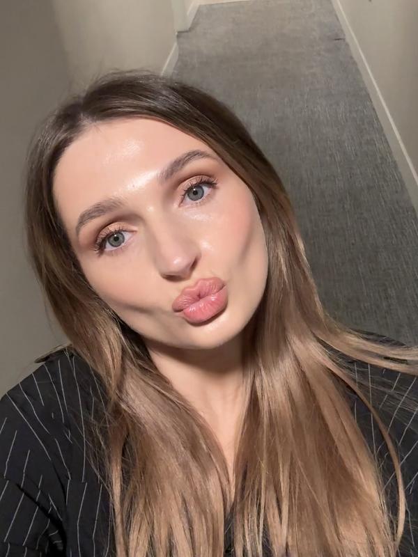 Customer carousel item 12.