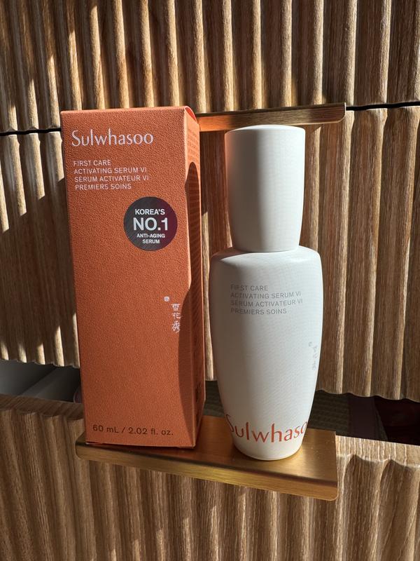 Customer photo for "Lightweight texture & luxurious scent"