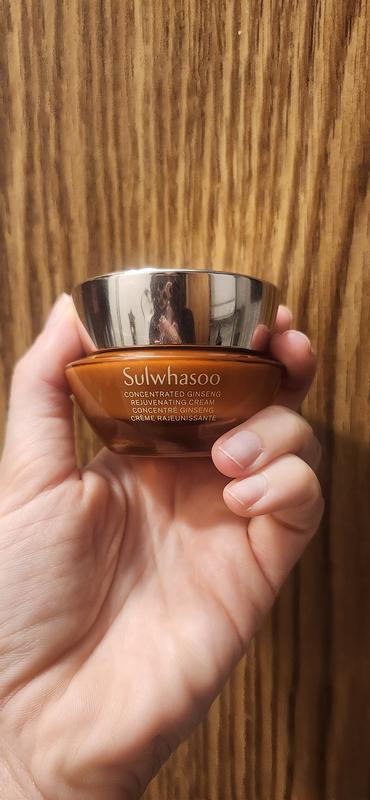 Customer photo for "Amazing botanical cream"