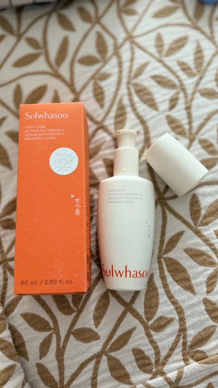 Customer photo for "Instant Gentle Hydration and Layers Well"