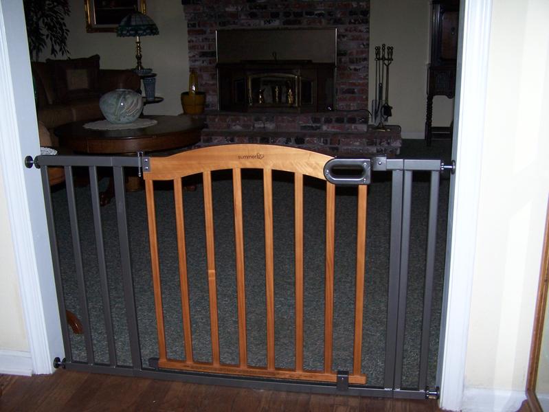 summer infant wood baby gate