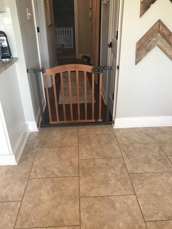 summer infant decorative wood & metal 5 foot pressure mounted gate