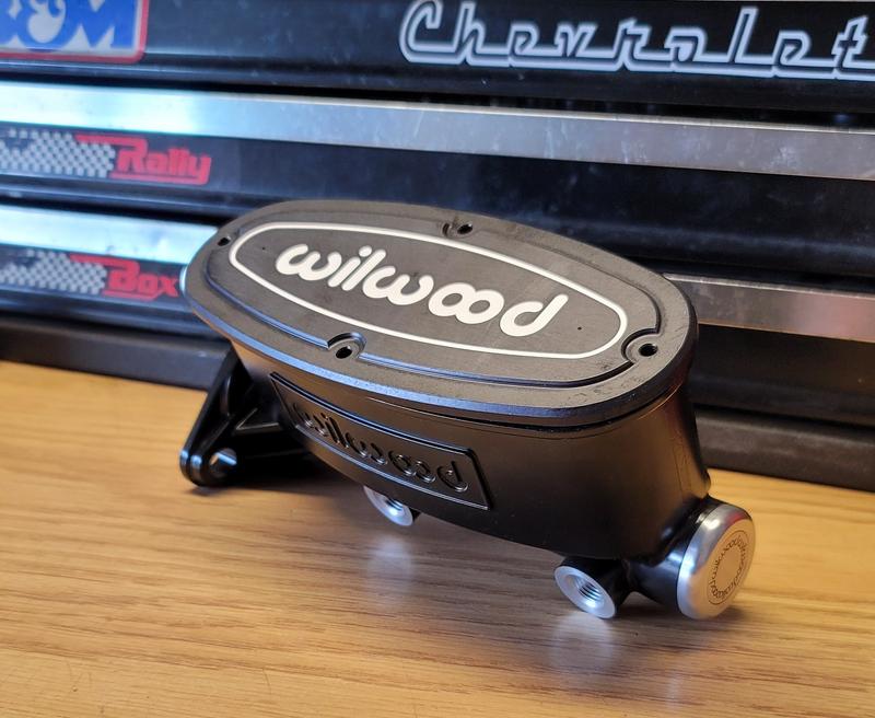 Wilwood Aluminum Tandem Master Cylinders 260-8556-BK Reviews | Summit Racing