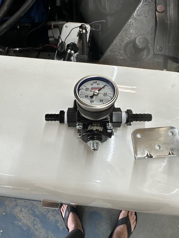Holley Adjustable Fuel Injection Regulators 12-886 Reviews